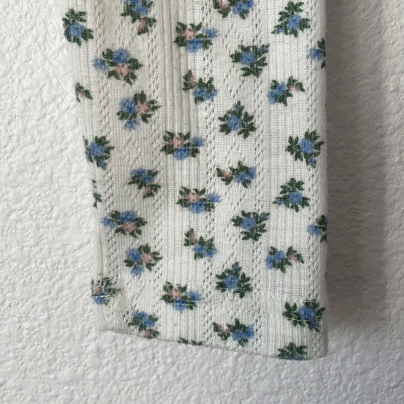 Adorable Cider Floral Pattern Long Sleeve Crop, Small - Picture 5 of 9